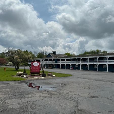 Webb'S Hotel Mayville Exterior foto